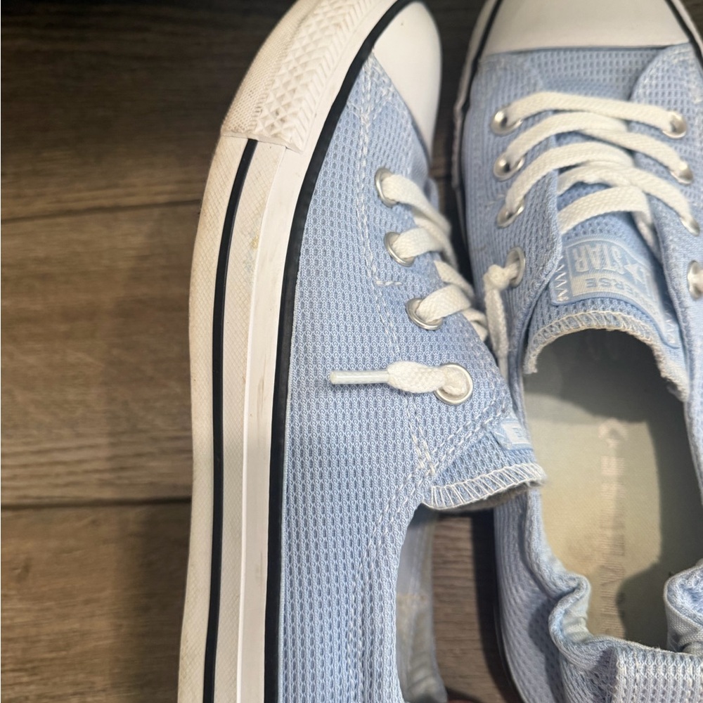 Converse All Stars Women’s Light Blue Low-Top Canvas Sneakers with White Toe 10 - Picture 9 of 10